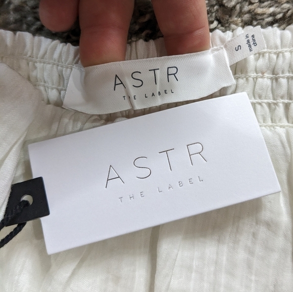 NWT ASTR white 2/3 sleeve cropped square neck top S - Picture 6 of 8